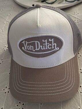 Von Dutch White and Grey Mesh Trucker Hat